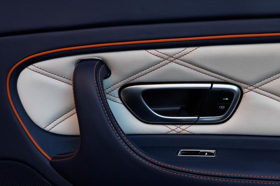 Детали интерьера Bentley Continental GTC Series 51 2009 года  (фото 3 из 6)